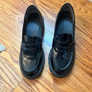 Crown Vintage Black Loafers